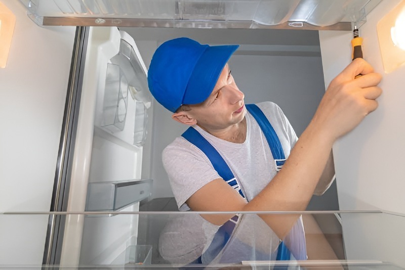 Refrigerator repair in San Diego